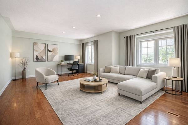 2871 Darien RD #4, Burlington, ON L7M 4R6