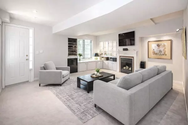 Burlington, ON L7M 4R6,2871 Darien RD #4