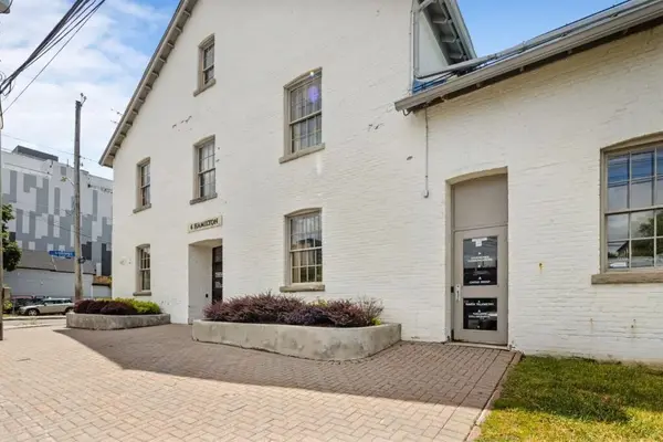 7 Hinton AVE N #203, Tunneys Pasture And Ottawa West, ON K1Y 4P1