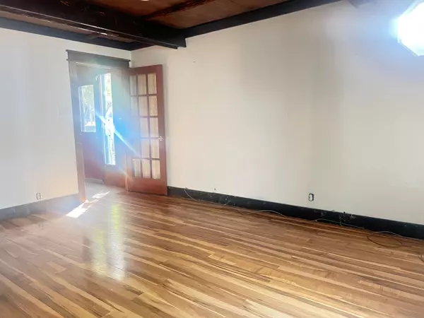 Gravenhurst, ON P0E 1N0,1052 4 Seasons RD