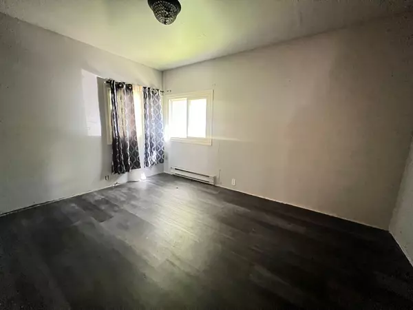 Gravenhurst, ON P0E 1N0,1052 4 Seasons RD