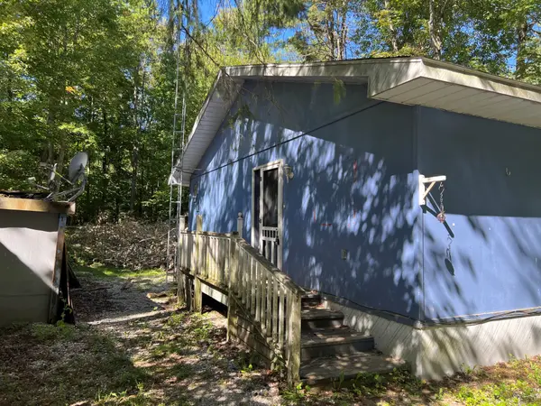 1052 4 Seasons RD, Gravenhurst, ON P0E 1N0