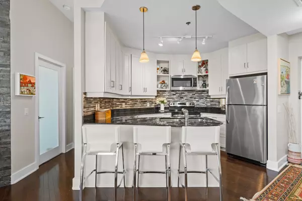 Carlingwood - Westboro And Area, ON K2A 1R8,75 Cleary AVE #102