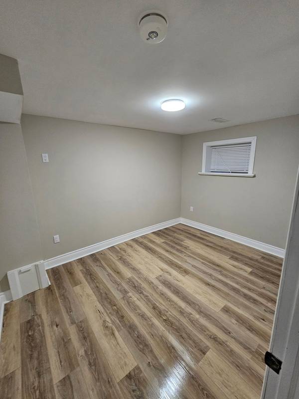 539 Woodlawn RD #2, Welland, ON L3C 3K2