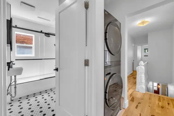 West Centre Town, ON K1Y 2B9,111 Spadina AVE #2