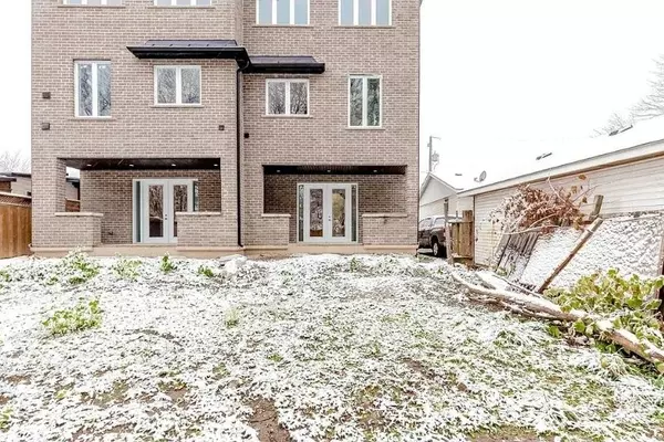 Brant, ON N3T 2A3,110A Gilkison ST