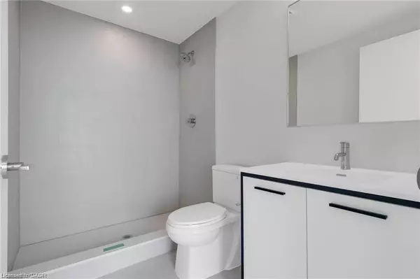 Grimsby, ON L3M 4E8,385 Winston RD #1408