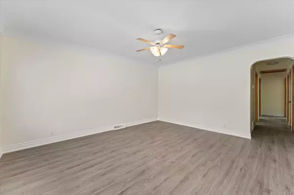 Windsor, ON N9A 4T4,732 Church ST