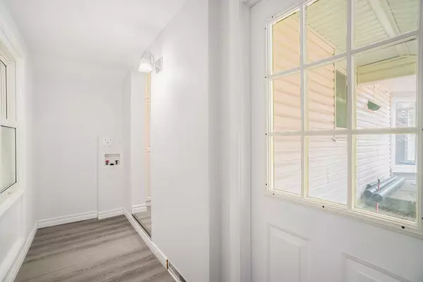 Barrhaven, ON K2C 3H2,3854 Prince Of Wales DR