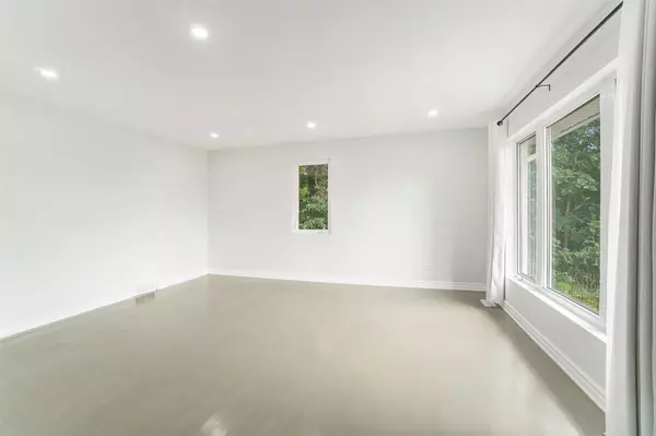 Barrhaven, ON K2C 3H2,3854 Prince Of Wales DR