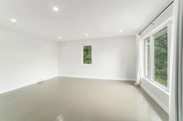 Barrhaven, ON K2C 3H2,3854 Prince Of Wales DR