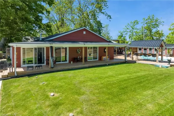 Haldimand, ON N0A 1P0,8 HOOVER POINT LN