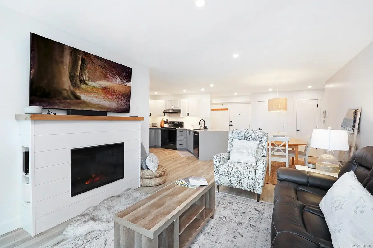 Courtenay, BC V0P 1N0,1320 Henry Rd #212