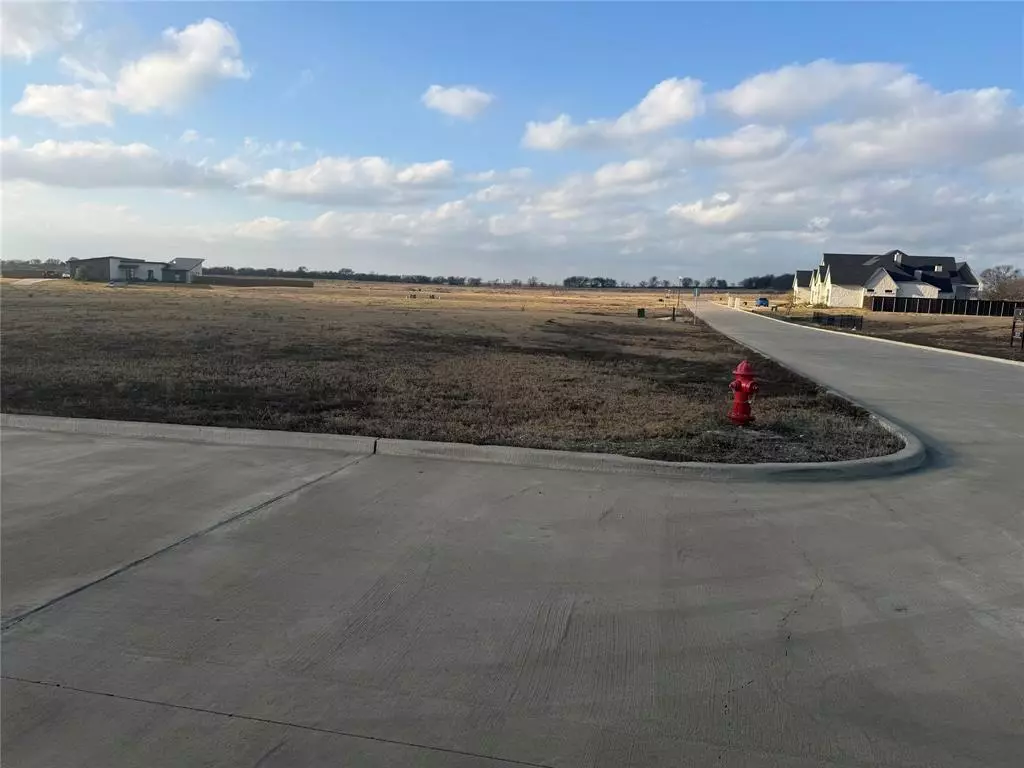 Lorena, TX 76655,130 Iris Street