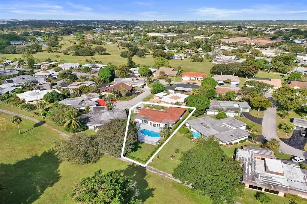 Tamarac, FL 33319,5903 Breadfruit Cir