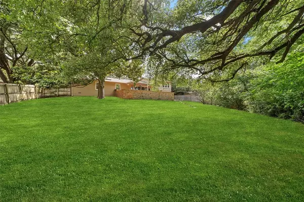 Waco, TX 76710,2225 Wooded Acres Drive