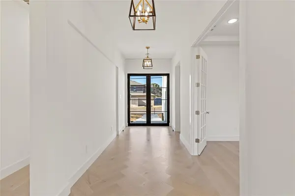 Dallas, TX 75209,7624 Roper Street