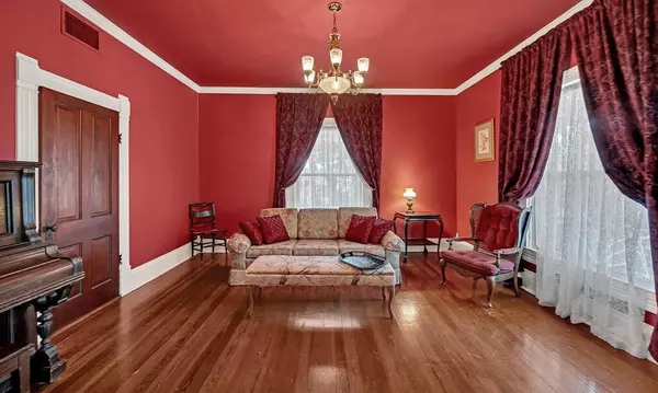 Clifton, TX 76634,515 Hackberry Street