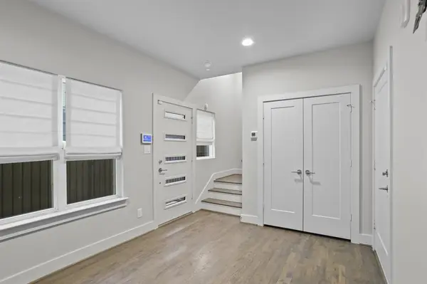 Dallas, TX 75206,4914 Live Oak Street #7