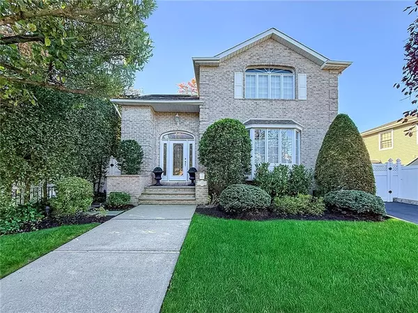 312 Barbara ST, Staten  Island, NY 10306