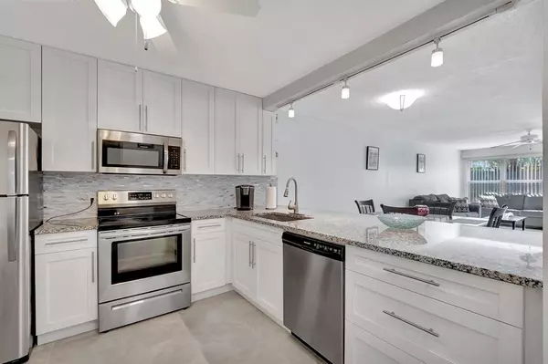 Boca Raton, FL 33496,9110 Fairbanks Ln #5