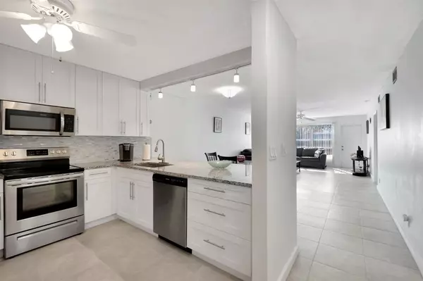 Boca Raton, FL 33496,9110 Fairbanks Ln #5