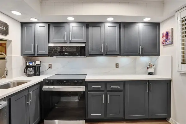 Oakland Park, FL 33309,103 Royal Park Dr #1E