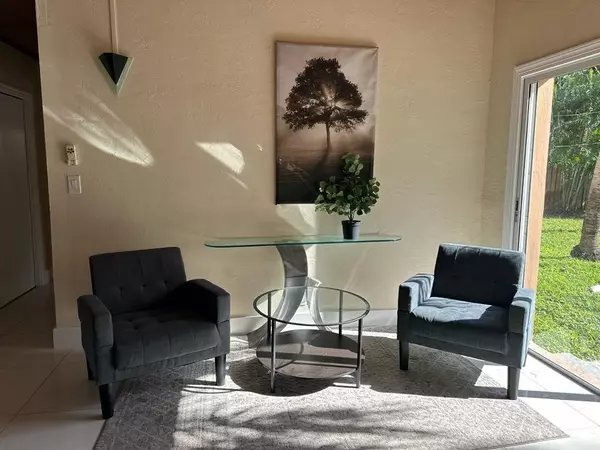 Fort Lauderdale, FL 33312,370 Delaware Ave