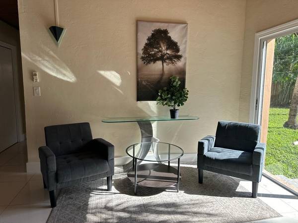 Fort Lauderdale, FL 33312,370 Delaware Ave