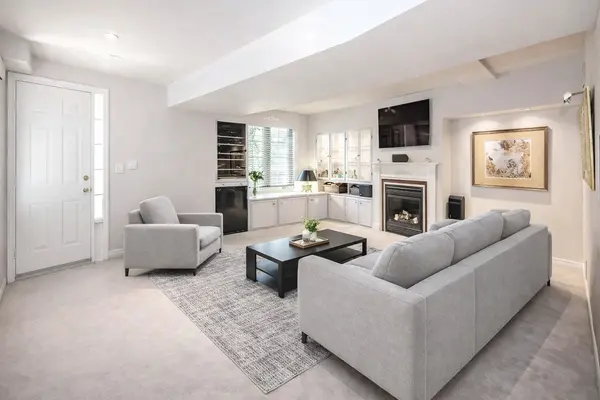 Burlington, ON L7M 4R6,2871 Darien RD #4