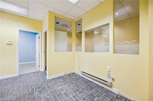 Kitchener, ON N2M 5N4,751 Victoria ST S #202