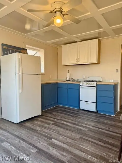 2346 Jimary LN, Gladwin, MI 48624