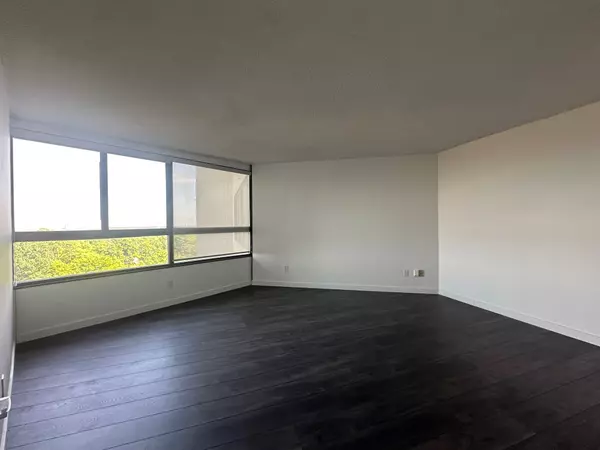 Mississauga, ON L4Y 3Z2,1300 Bloor ST #905