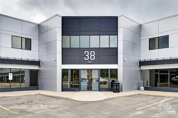 Country Place - Pineglen - Crestview And Area, ON K2E 7V2,38 ANTARES DR #150