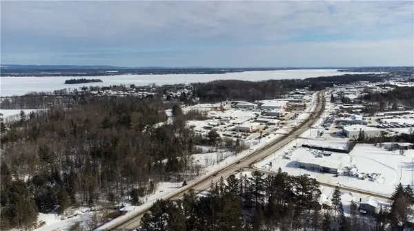 Pembroke, ON K8A 7A5,0 PEMBROKE ST W