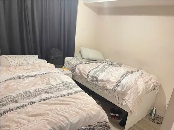 Toronto E04, ON M1R 3A7,2152 Lawrence AVE E #304