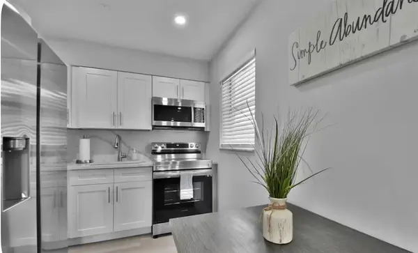 708 SW 16th Ave #4, Fort Lauderdale, FL 33312