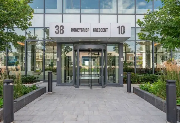 10 Honeycrisp CRES #603, Vaughan, ON L4K 0M7