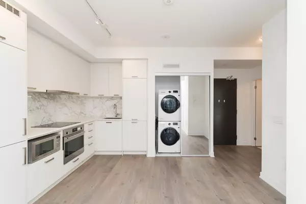 Vaughan, ON L4K 0M7,10 Honeycrisp CRES #603