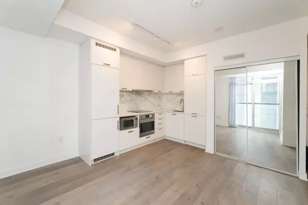 Vaughan, ON L4K 0M7,10 Honeycrisp CRES #603