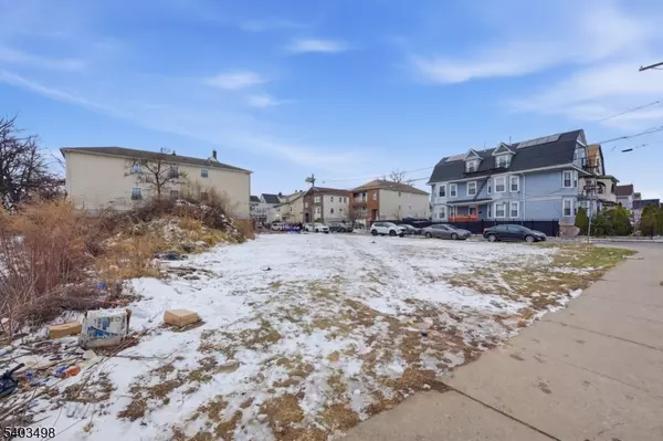 Newark City, NJ 07112,516 Hawthorne Ave