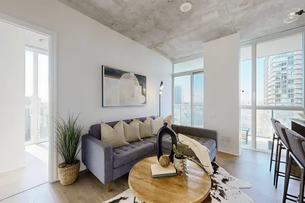 Toronto C01, ON M5V 0L7,88 Blue Jays WAY #2708