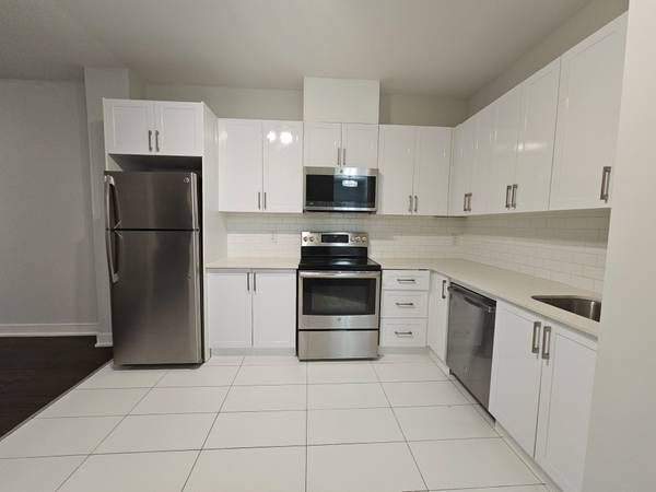 1801 Eglinton AVE W #204, Toronto C03, ON M6E 2H8