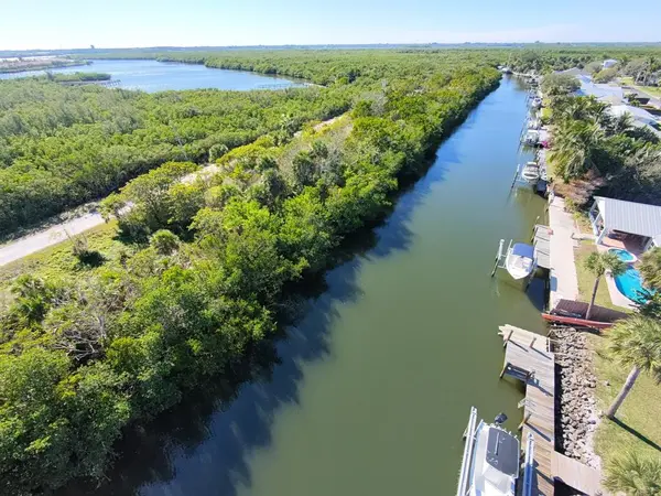 Hutchinson Island, FL 34949,929 Jackson Way