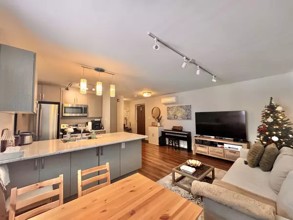 Mississauga, ON L6A 1P3,5 PAISLEY BLVD E #204