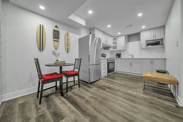 Mississauga, ON L5M 5L3,5776 Bell Harbour DR #Basement