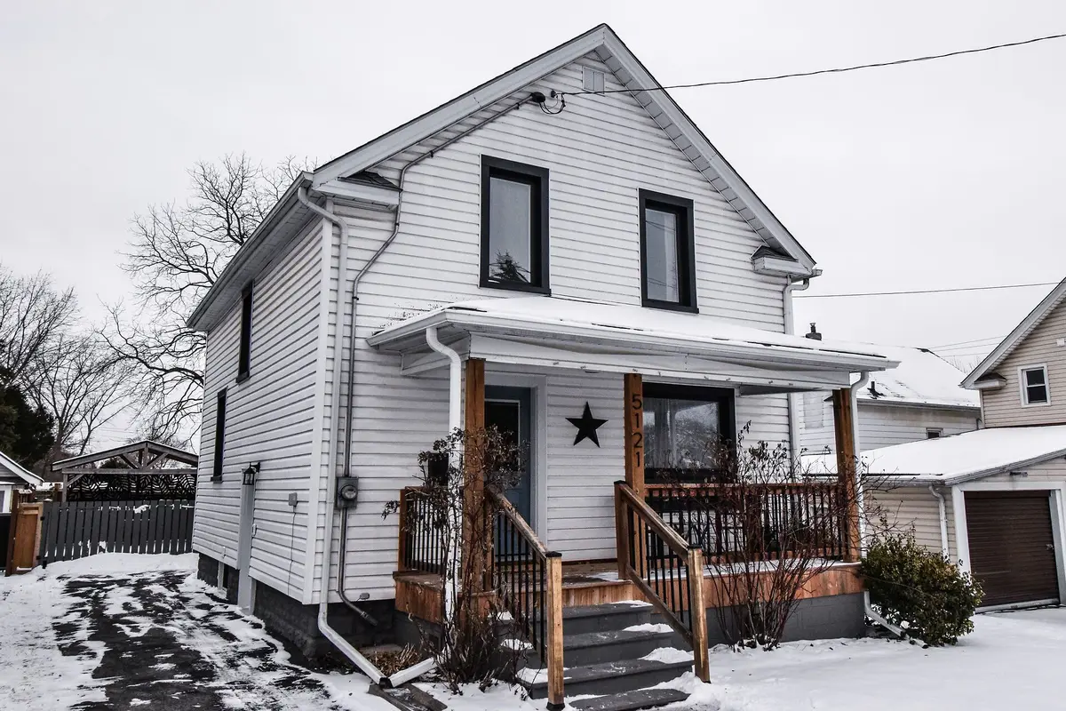 Niagara Falls, ON L2E 4P7,5121 Fourth AVE