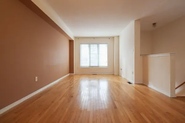 Mississauga, ON L4Z 4J7,4950 Albina WAY #175