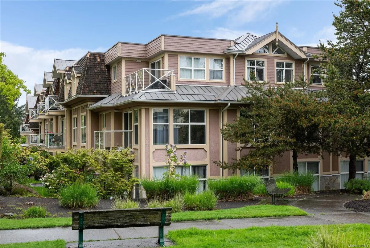 Qualicum Beach, BC V9K 2P6,750 Memorial Ave #310