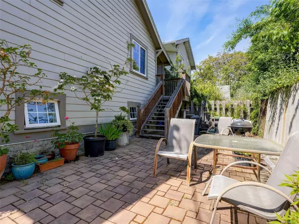 Esquimalt, BC V9A 4X2,866A Old Esquimalt Rd